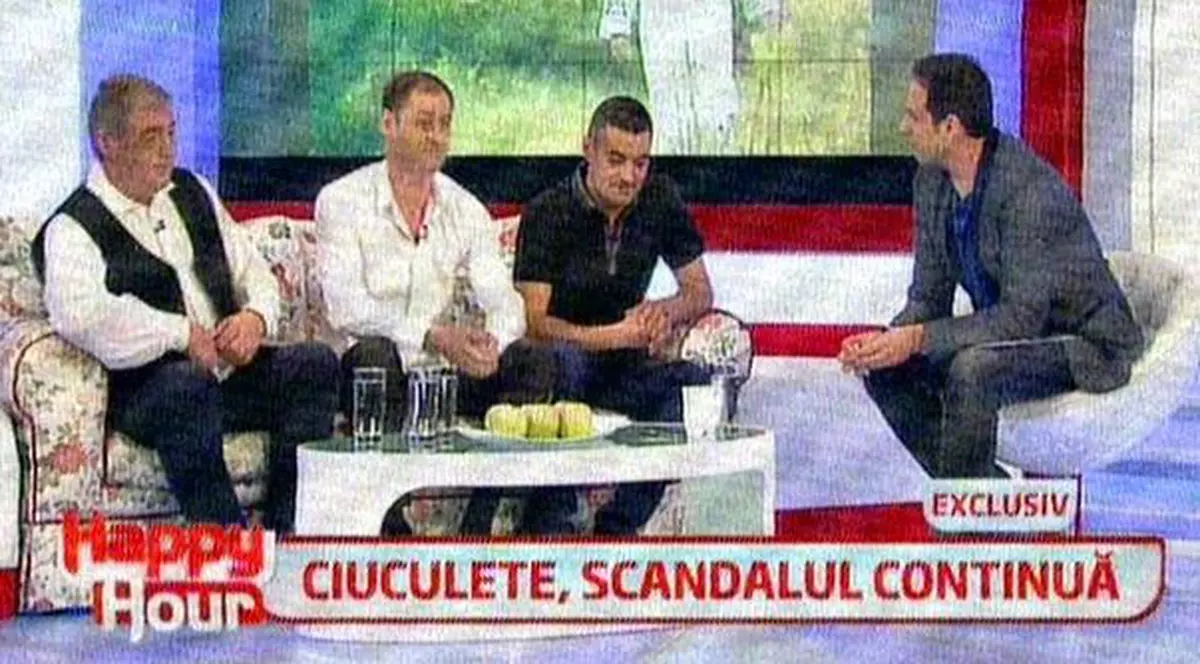 Scandalul în familia Ilenei Ciuculete continuă! Mugurel, fiul cântăreţei: "Un bărbat cu care a trăit mama m-a bătut, mi-a rupt spatele"