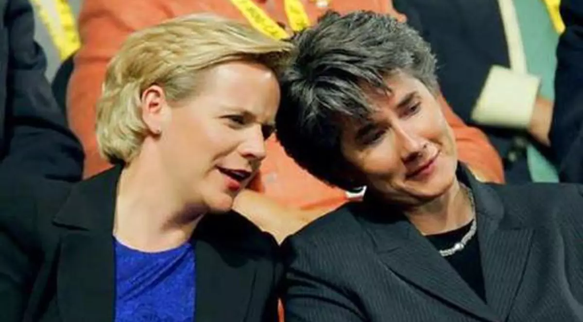 Fiica lesbiană a lui Dick Cheney s-a căsătorit cu partenera ei la Washington