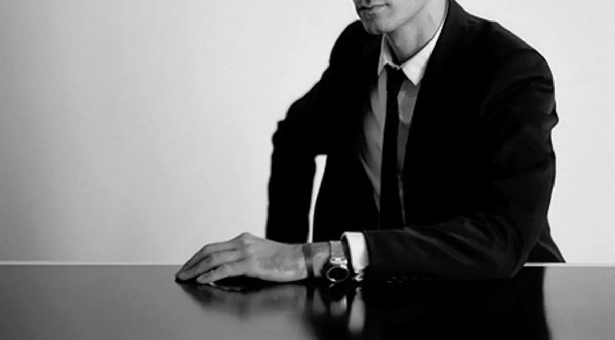 Care credeţi că a fost prima măsură a noului director de creaţie de la Yves Saint Laurent? Schimbă numele celebrului brand!