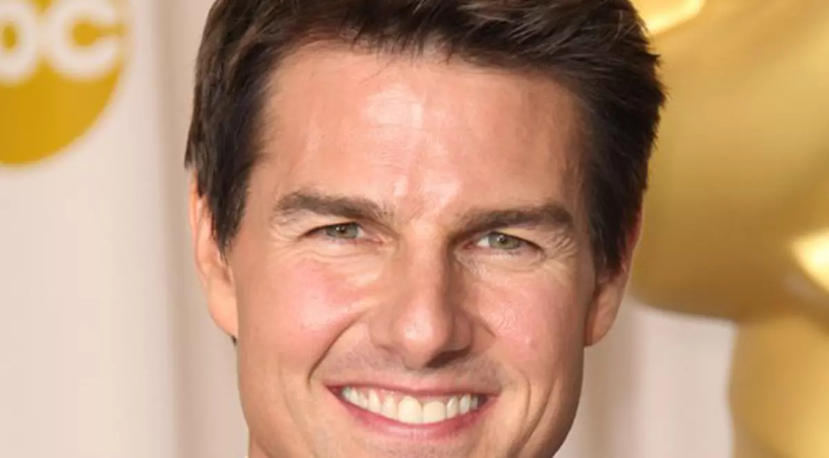 Secretul tenului impecabil al lui Tom Cruise? Foloseşte măşti cu GĂINAŢ!