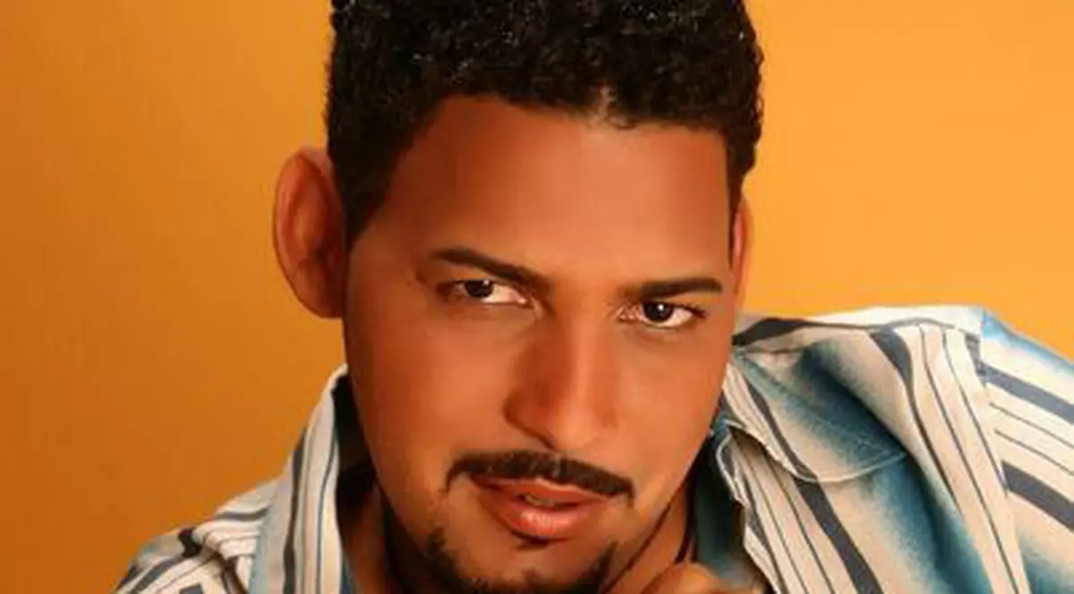 Dominicanul Hevito a lansat primul single în România "Mueve tu cuerpo" | Audio