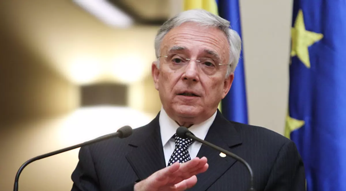 Isărescu despre un eventual curs de 5 lei/euro: "O asemenea prognoză suferă. Aş spune că suferă rău"
