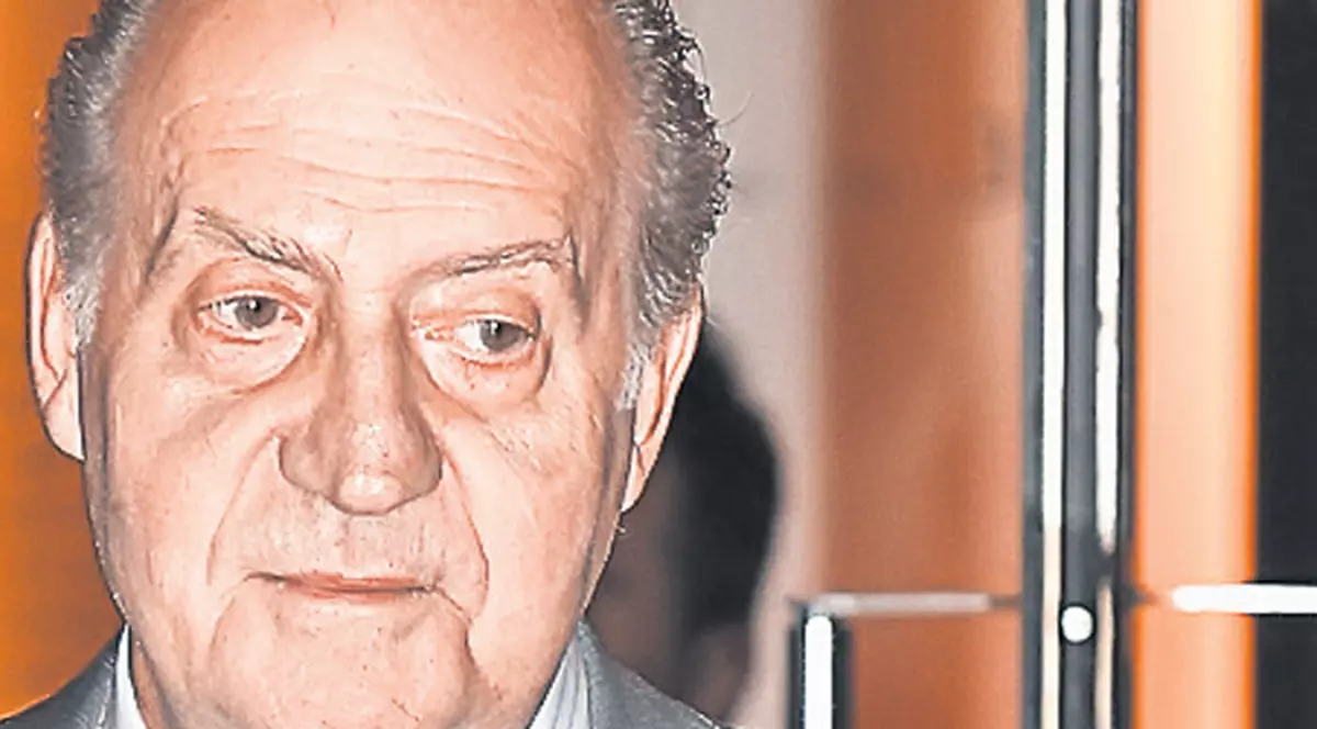 Regele Juan Carlos a dezvirginat o tânără de 18 ani