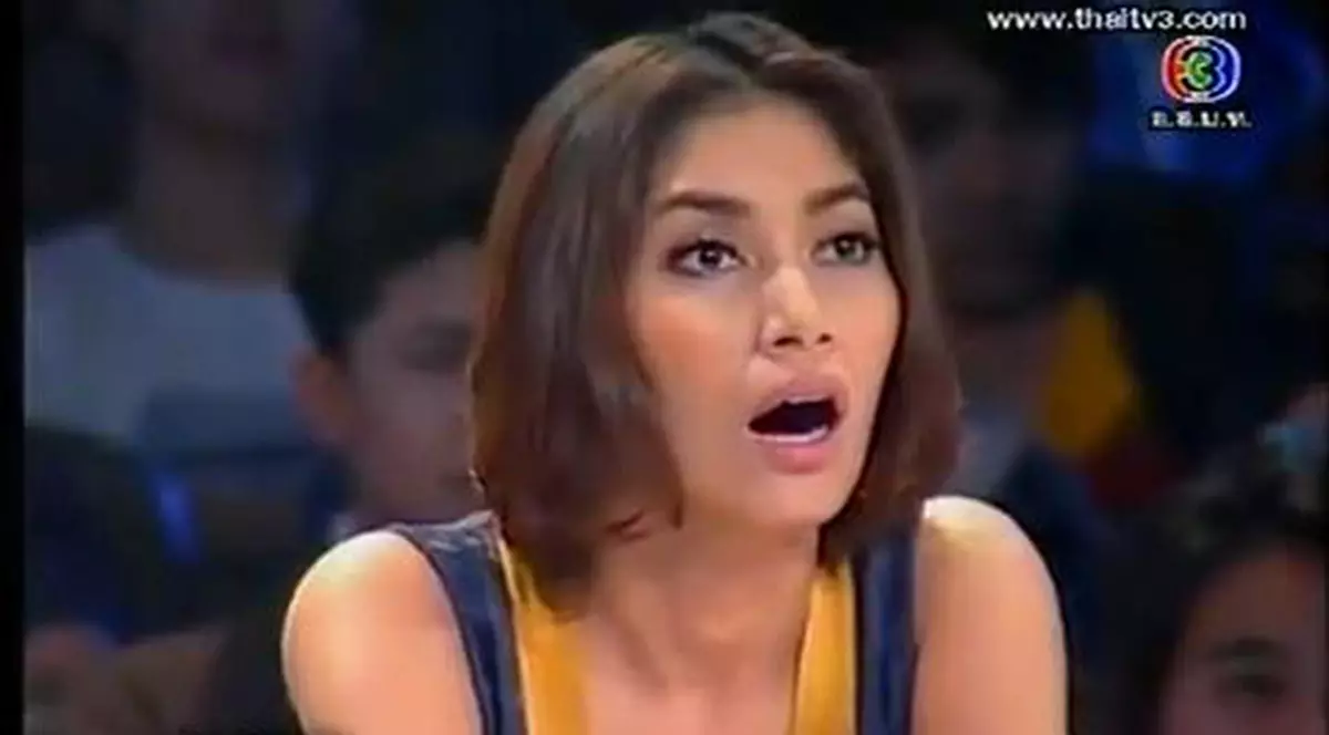 JURATA cea mai NESUFERITĂ! S-a întors cu spatele, din cauza unei concurente la care toți bărbații SALIVAU! VIDEO