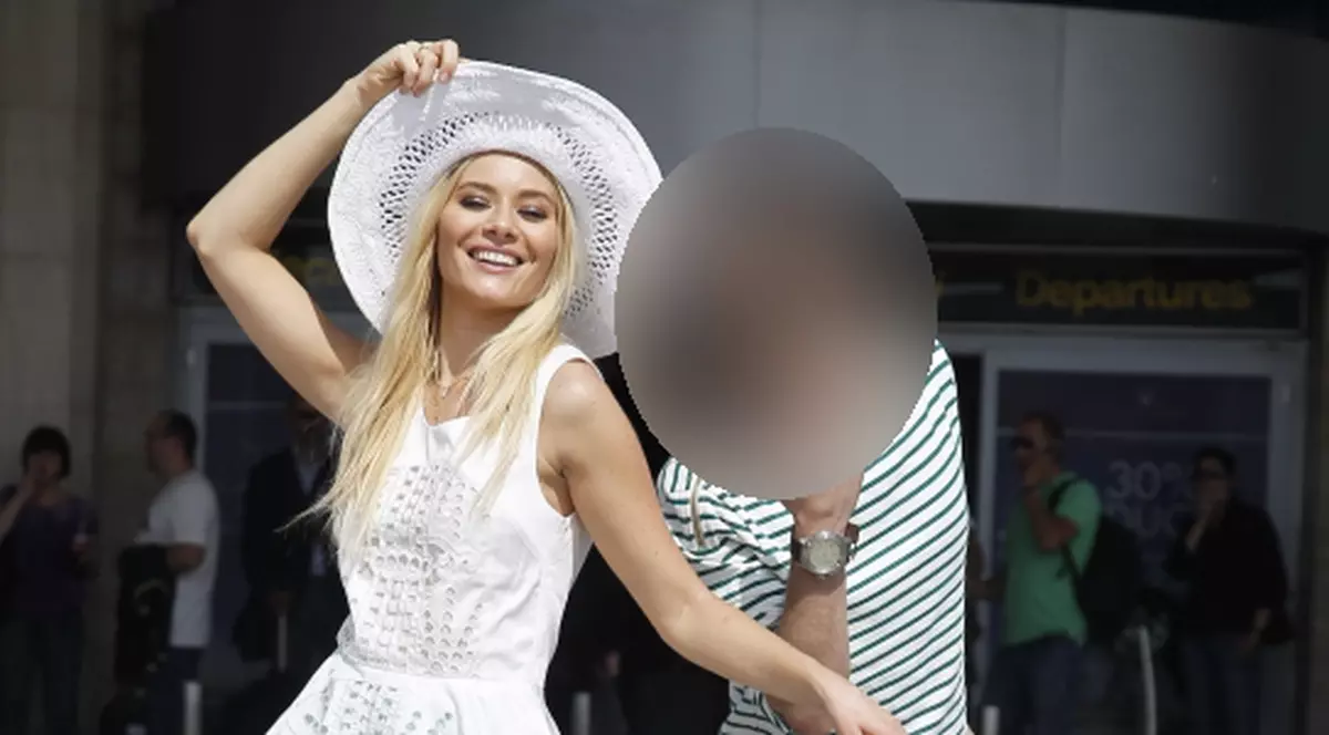 Laura Cosoi şi-a făcut bagajele! Pleacă în aventura vieţii ei | FOTO