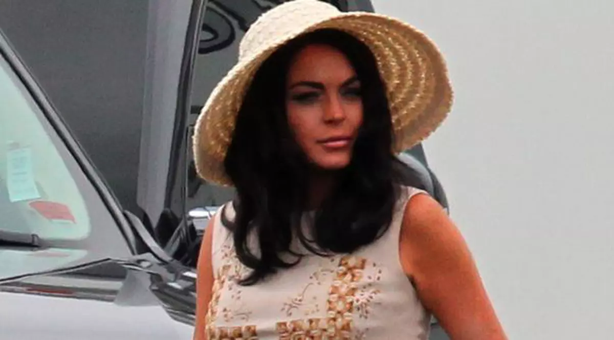 S-a apucat din nou de droguri şi de alcool? Lindsay Lohan, găsită leşinată într-o cameră de hotel