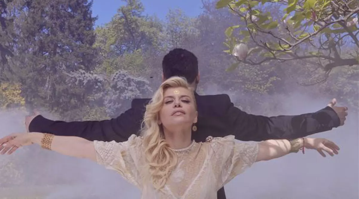 Loredana a lansat videoclipul piesei "Ochii din vis" |  VIDEO&FOTO