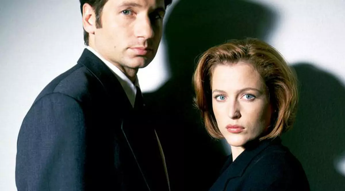 Te uitai la anchetele ei cu Mulder, în fiecare vineri seară. Uite cum arată ACUM Scully, din Dosarele X! | FOTO