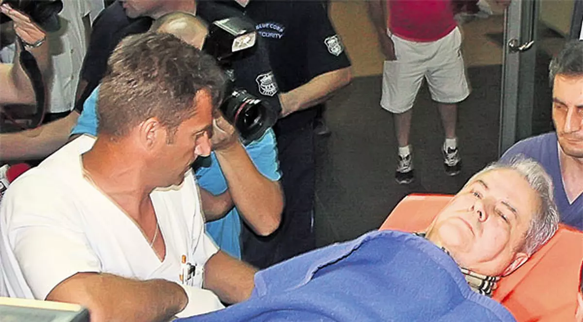 Frica de pușcărie îi bagă în spital pe politicienii noștri | Năstase, Voicu, Boldea sau Meir au fost «loviţi» de boli când ar fi trebuit să ajungă după gratii