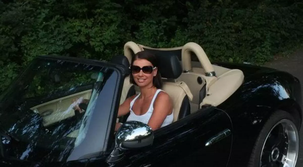 Cântăreața Natalia Barbu a rămas fără acoperiș deasupra capului din cauza miliardarului Nicolae Sota