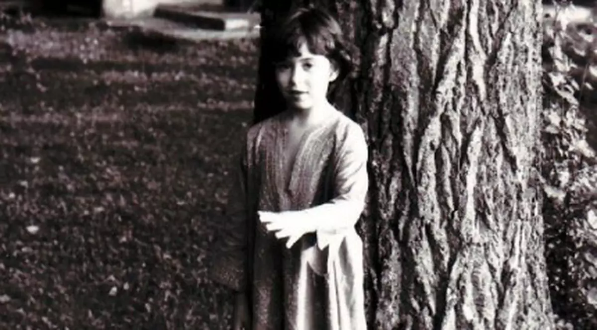 Cine crezi că este vedeta din imaginea următoare?