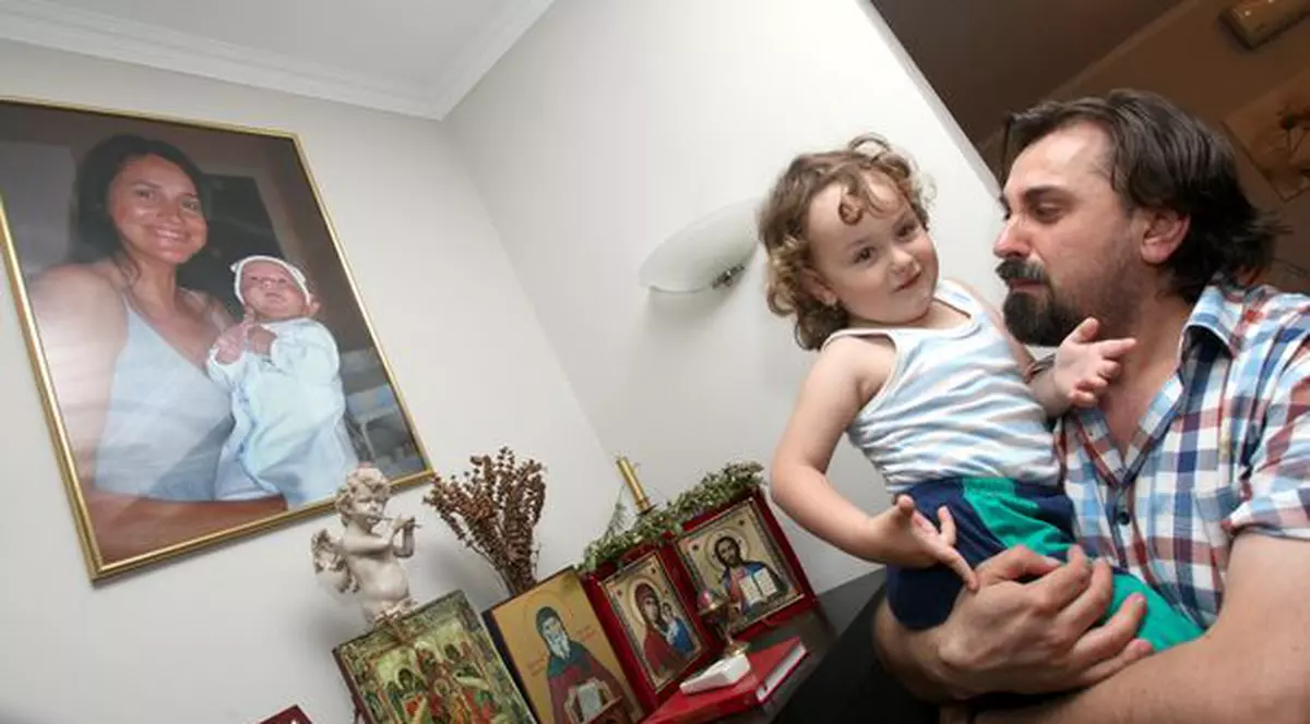 ÎNDUIOȘĂTOR! Petru Mircea, soțul Mădălinei Manole: "Fiul meu vrea să-i pun CD-ul cu muzica mamei lui"