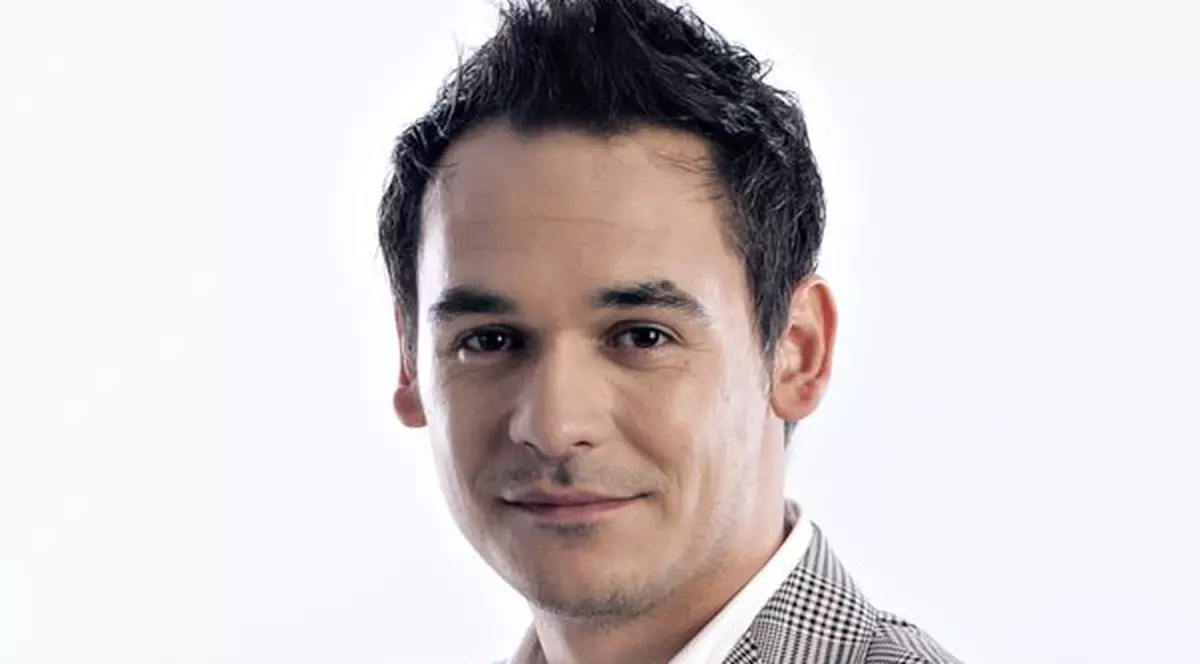 Răzvan Simion, în vacanță la Londra: "Nu am văzut în viața mea atâtea femei bete. Le curgeau substanțe ciudate din guriță"