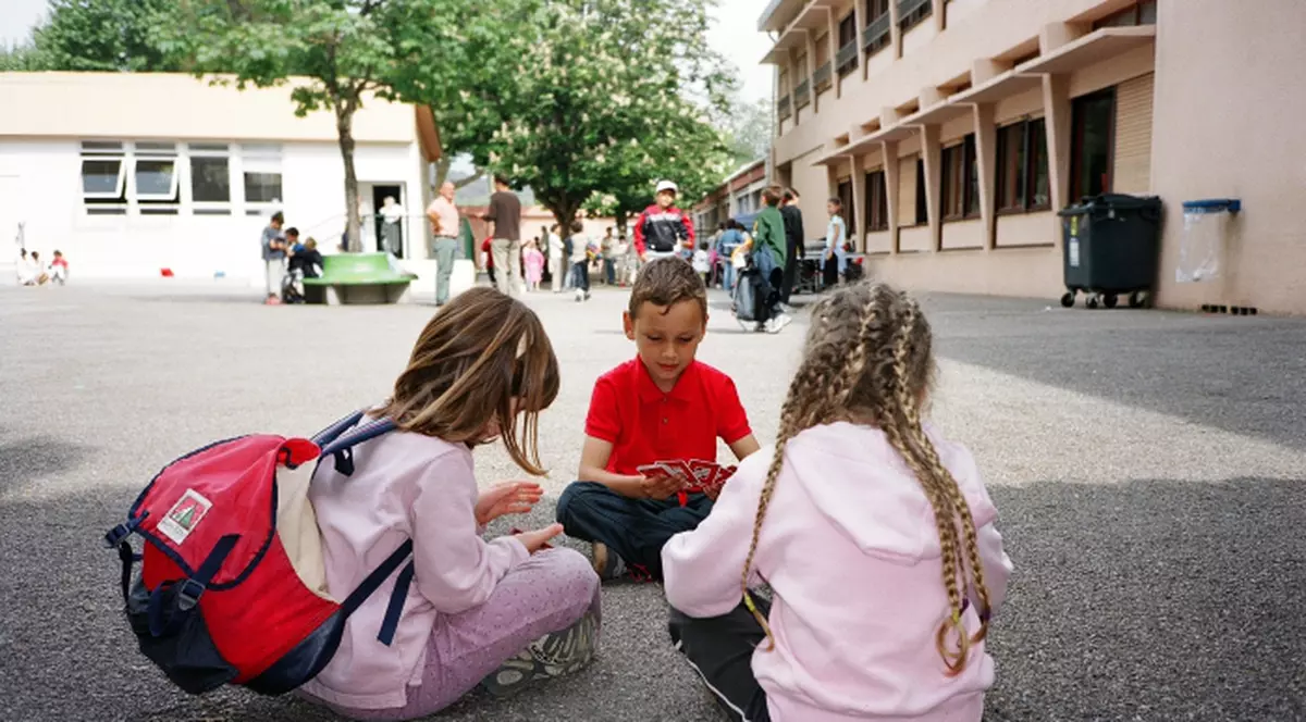 ÎNFRICOŞĂTOR! Două şcoli din Vancouver au primit colete cu rămăşiţe umane  