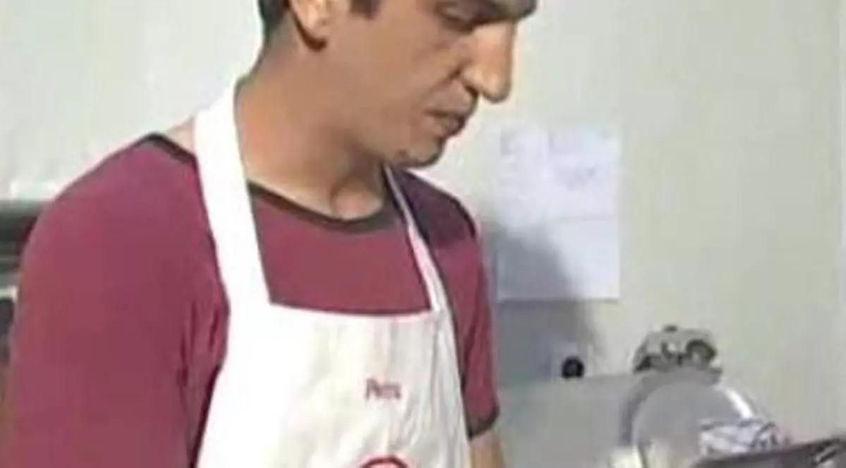SECRETUL câştigătorului MASTERCHEF. Ce ascunzi, Petru Buiucă, sub bandaj? | FOTO