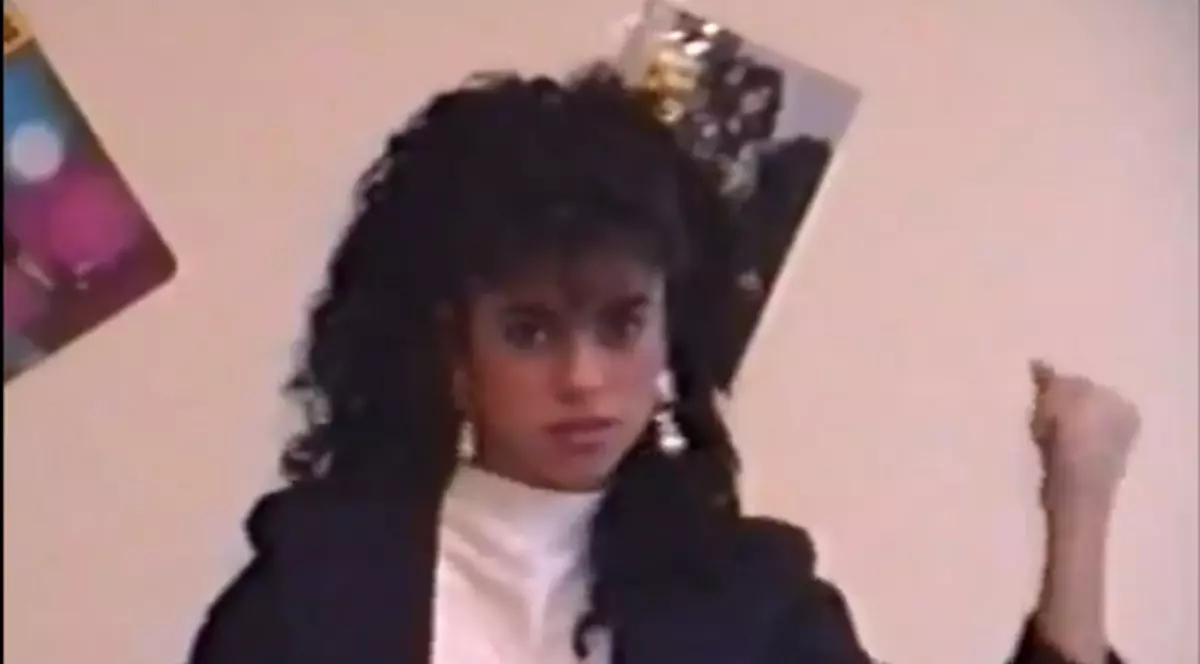 Uite cum arăta la 13 ani o cântăreaţă pe care O ADORI! | FOTO