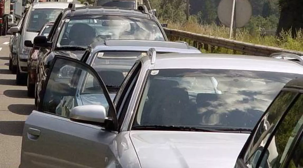 Atenţie şoferi! Recomandări ale Poliţiei Rutiere în perioada caniculară