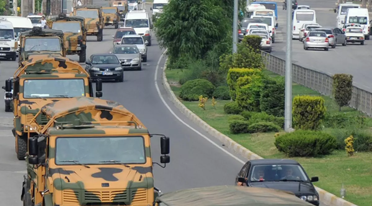 Se pregătește un nou război? Turcia trimite trupe la graniţa cu Siria