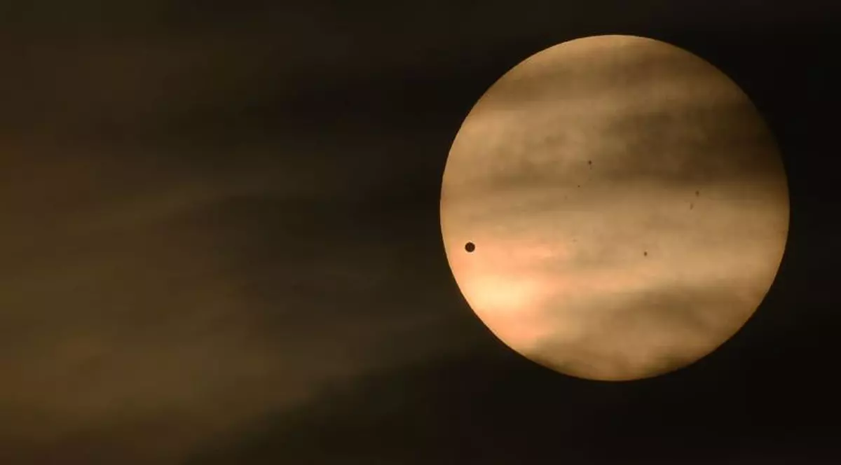 Mai vezi asta doar dacă trăieşti încă 105 ani! Venus a trecut prin faţa Soarelui, fenomenul FABULOS vizibil şi din România | FOTO&VIDEO