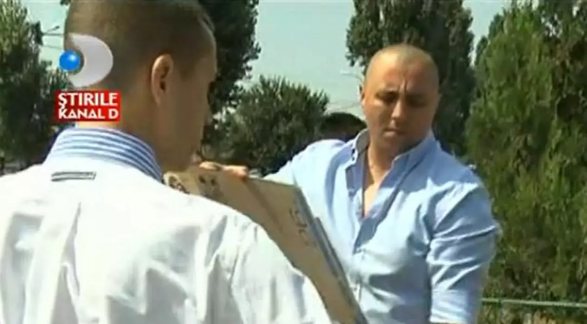 Ce-i lipseşte lui Adrian Năstase în închisoare? Fiul lui cel mare i-a adus OBIECTUL de care nu se poate dispensa! FOTO