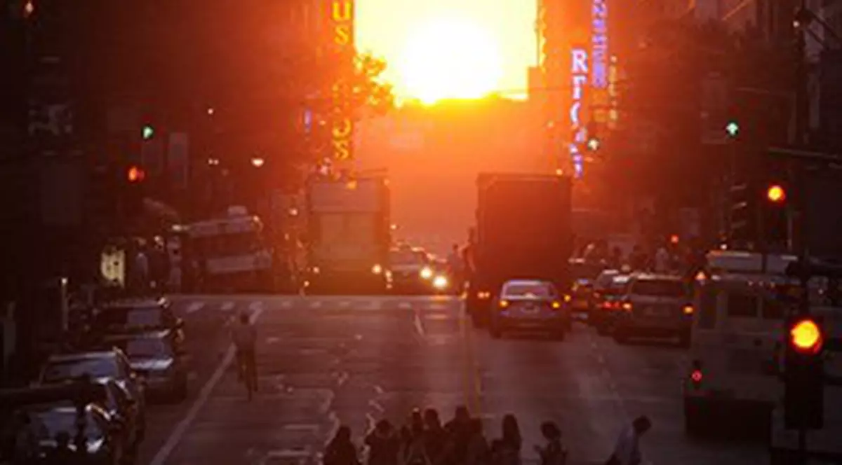 "Manhattanhenge", fenomenul care îi lasă fără cuvinte pe mii de new yorkezi! FOTO