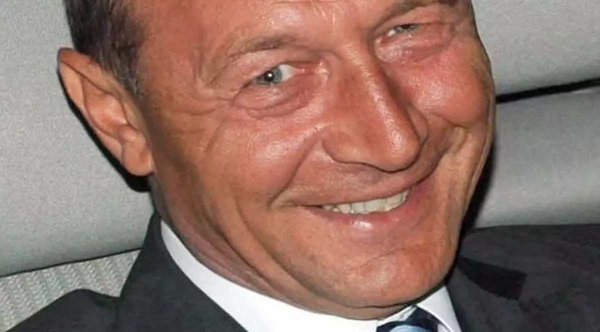 SLOGANUL INCREDIBIL al lui BĂSESCU pentru referendum