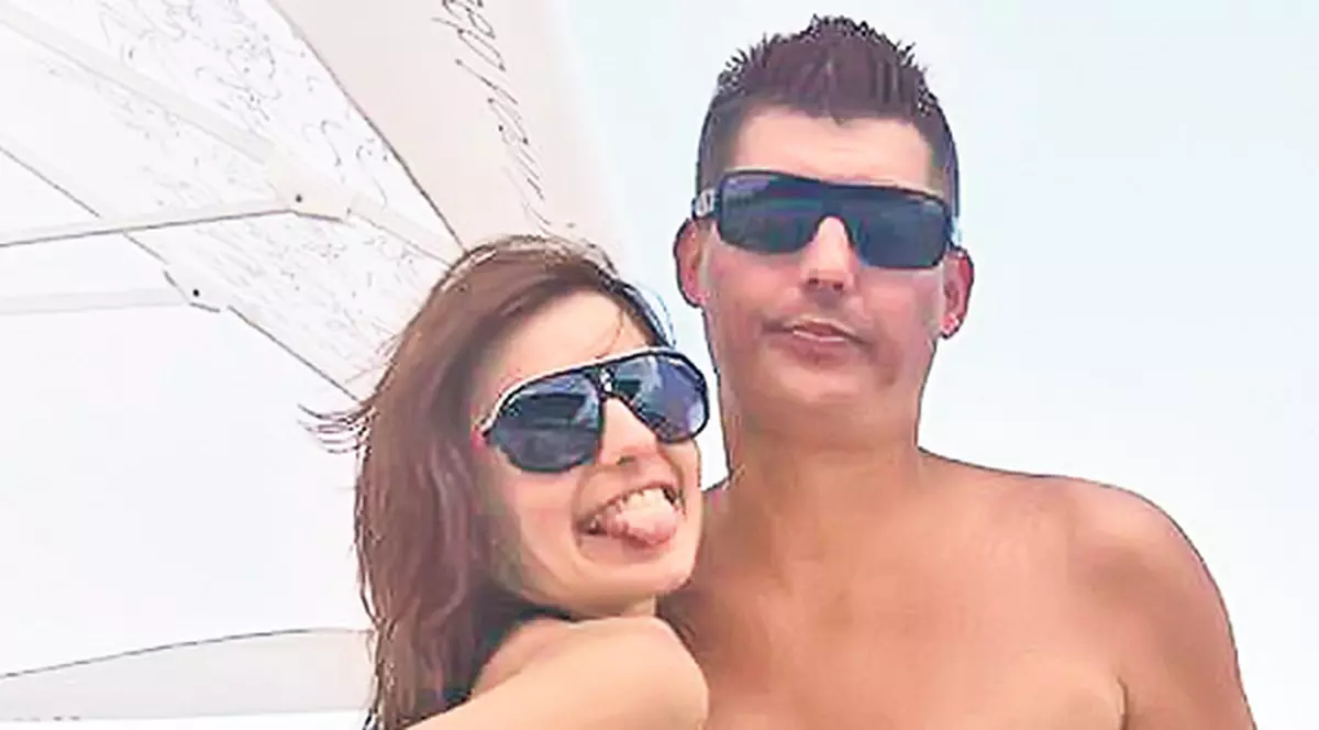 Uite ce îndrăgostiţi păreau înainte ca el să o ucidă!