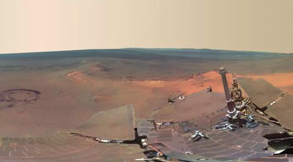 E PE BUNE! AȘA este pe MARTE! NASA a dat publicității cele mai SPECTACULOASE IMAGINI de pe PLANETA ROȘIE