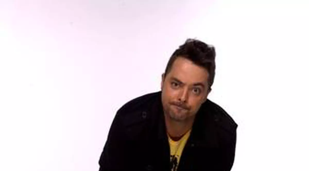 Tudor de la Fly Project: ”Întotdeauna iau cu mine microfonul meu și ibricul”