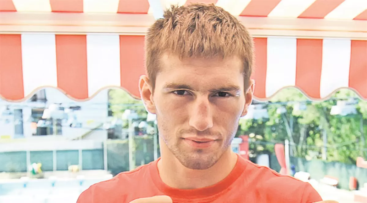 Respect, mașină și bani. Acestea sunt cele trei lucruri pe care boxerul Bogdan Juratoni vrea să le obţină la Londra