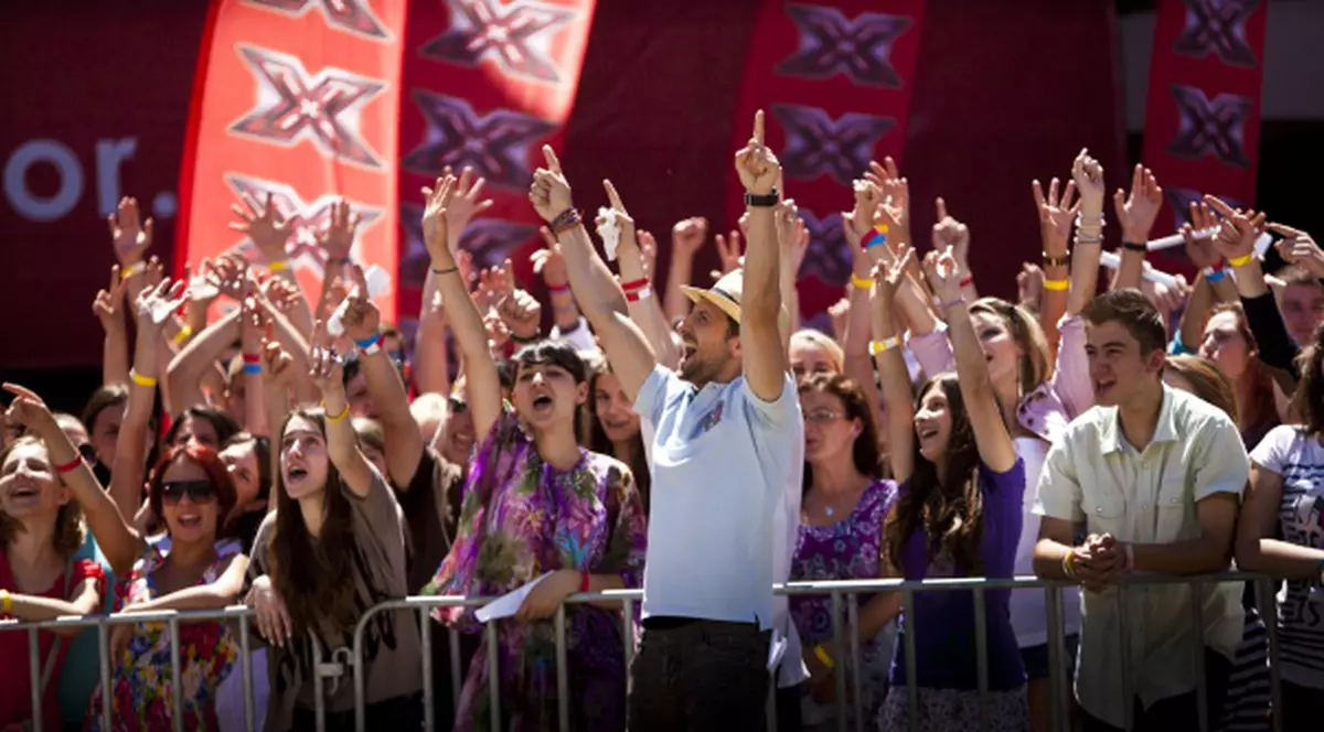 Aproape 5.000 de concurenţi înscrişi la audiţiile X Factor! Se vor întrece de la adolescenţi de 16 ani până la seniori de 75 de ani!