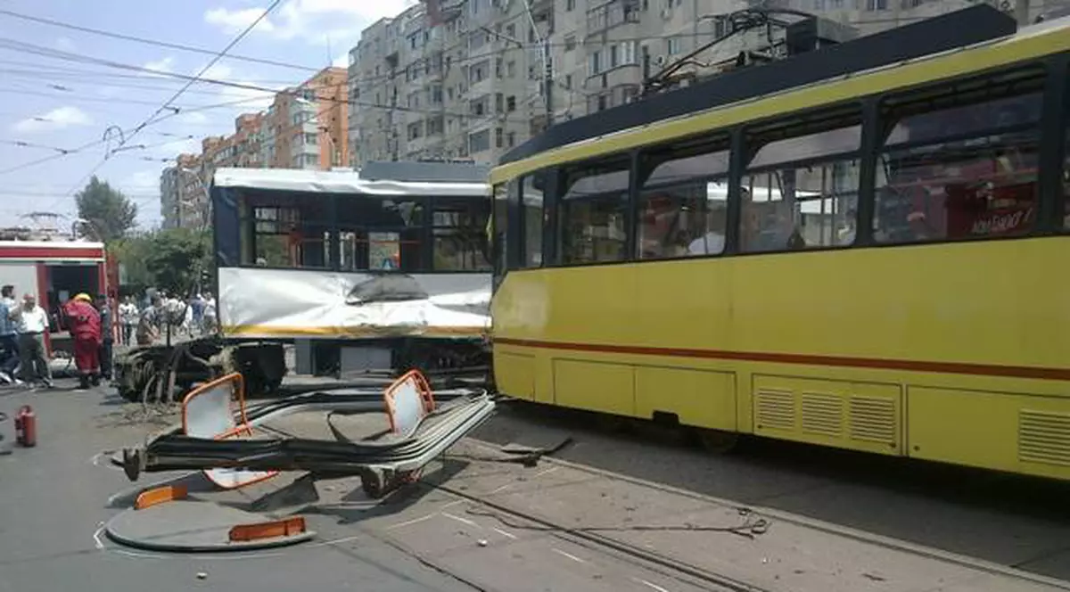 Ancheta RATB: Vatmanul e vinovat pentru accidentul de tramvai din Rahova