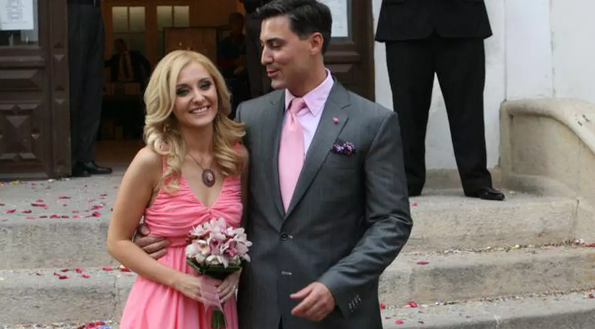 Alina Sorescu dă LIBER la ÎNŞELAT: "Nu cred că infidelitatea este motiv de divorţ"