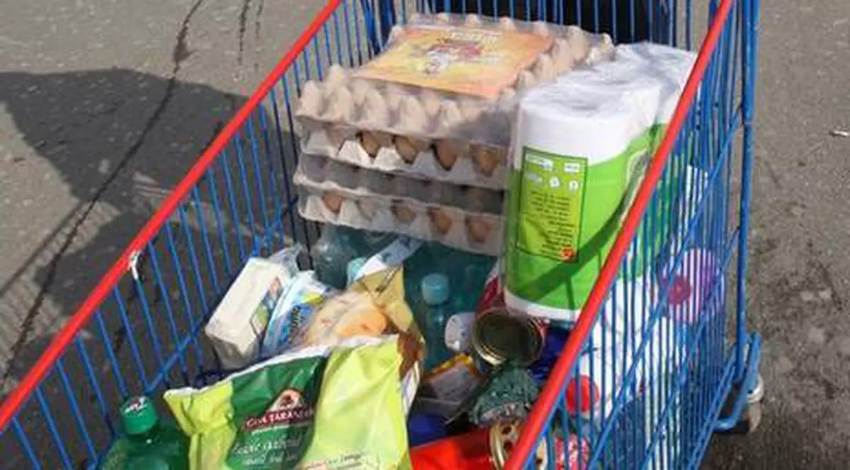 Producătorii români, obligaţi să schimbe etichetele produselor alimentare