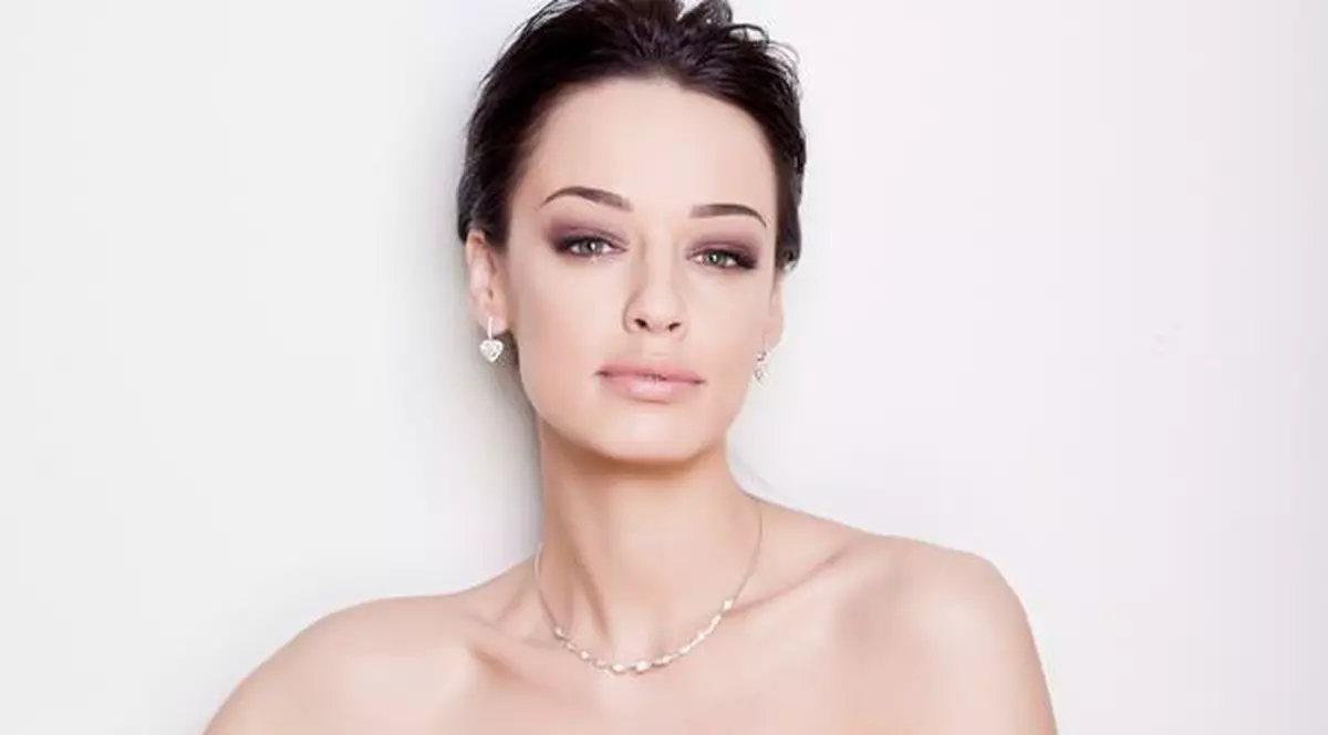 Cel mai amuzant cadou primit de Andreea Raicu de ziua ei e... plin cu bâlbe. DĂ CLICK şi mori de râs!