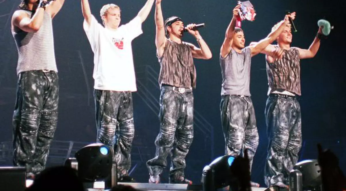 Băieţii de la Backstreet Boys se reunesc în formula completă | VIDEO