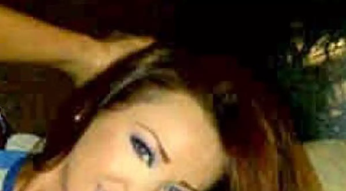 BIANCA DRĂGUŞANU, imaginea INTERZISĂ MINORILOR! Măreşte poza până dai de SFÂRCURI, să vezi cum îl excită pe Cristea în văzul lumii | FOTO