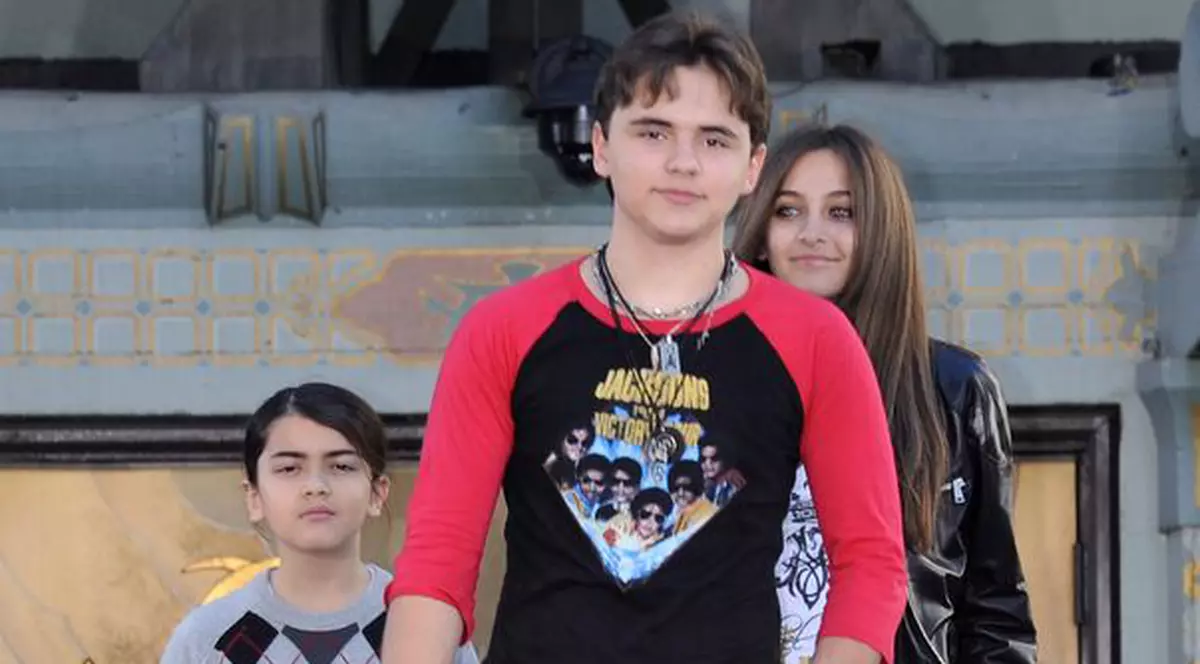Copiii lui Michael a un nou tutore, după ce au fost amenințați de frații megastarului