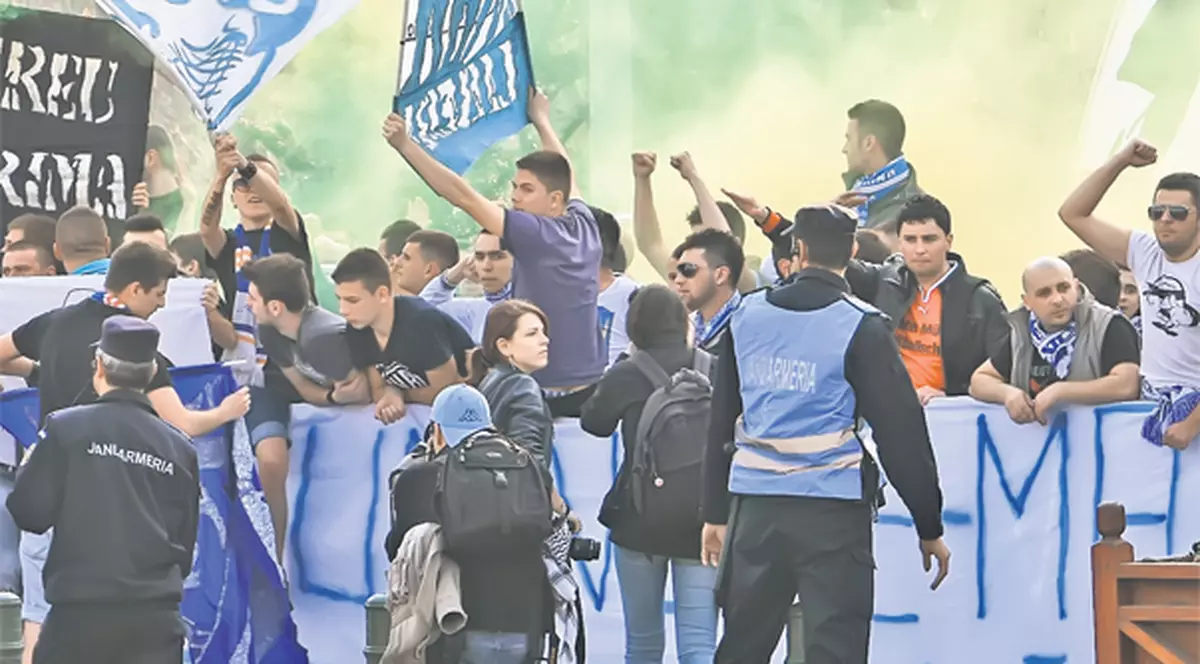 Războiul Craiova - FRF poate avea drept consecinţă excluderea echipelor româneşti din competiţiile continentale