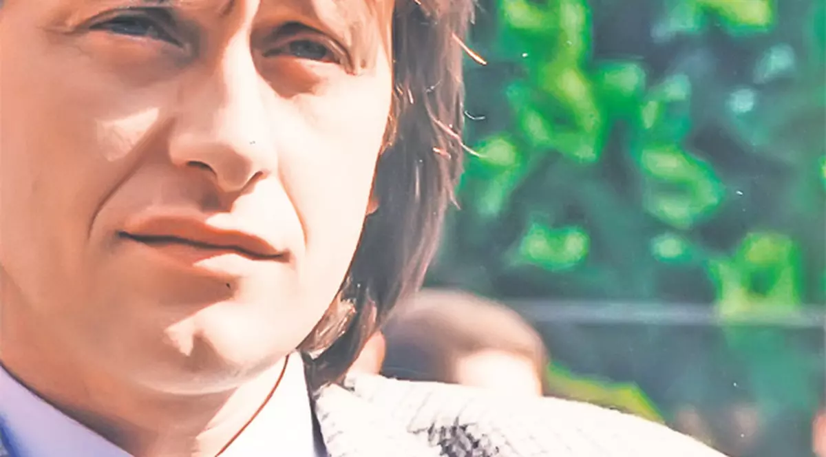 Crin Antonescu s-ar putea face profesor de istorie cu un salariu de 200 de euro!