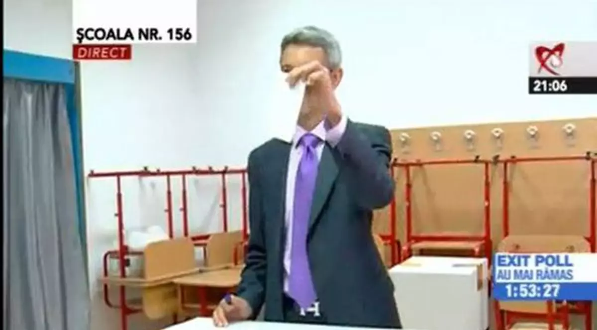 REFERENDUM 2012 | Dan Diaconescu: "Mi-a fost greu să aleg între doi oameni, unul care m-a închis, altul care mi-a închis televiziunea"