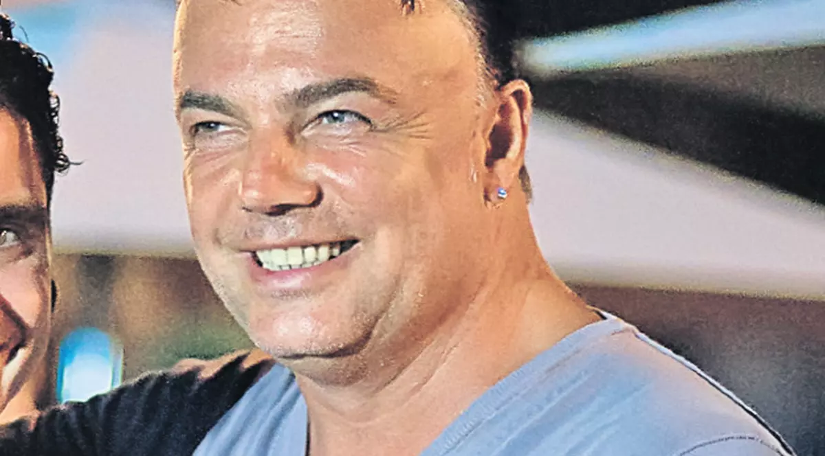 Enache, vezi că faci burtică!