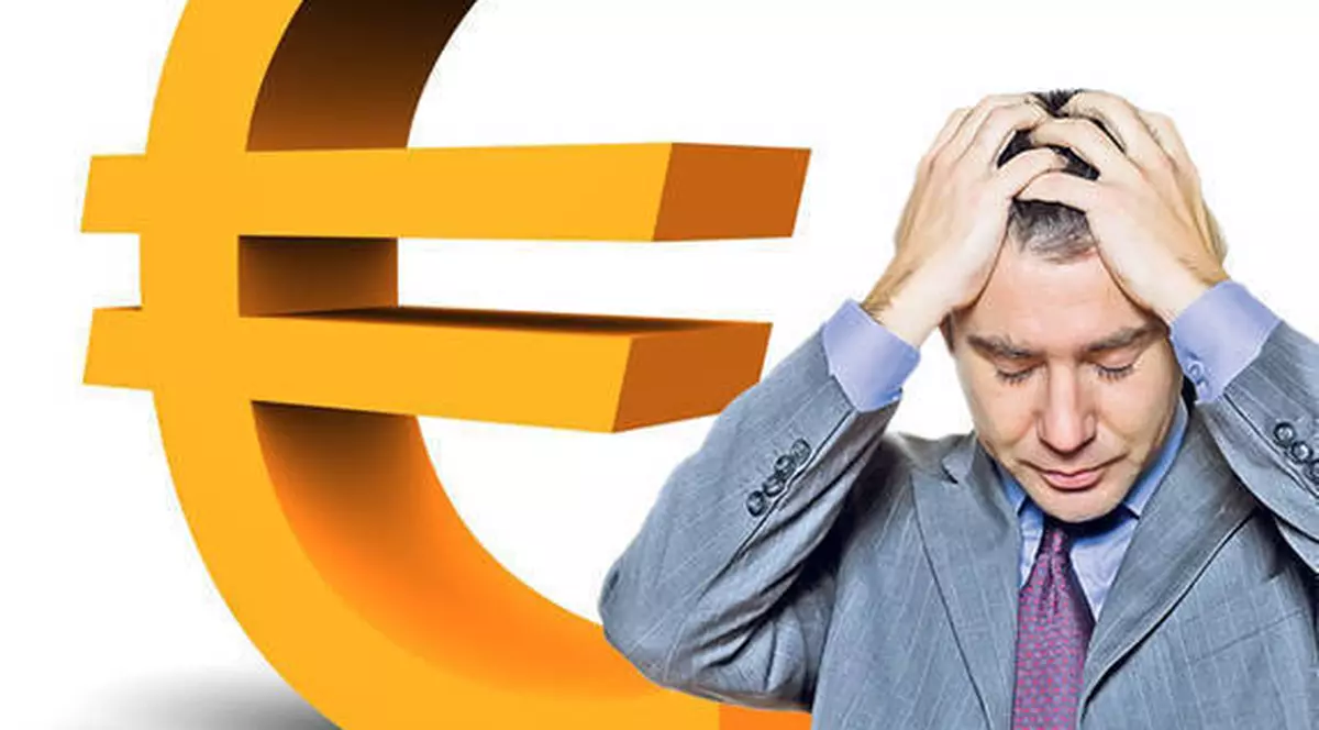 NOU MAXIM ISTORIC. Euro a ajuns la 4,5571 lei