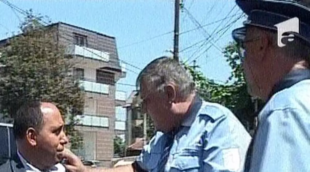 ”Virginul” Gigel Frone, dus la secție pentru trafic de droguri și proxenetism