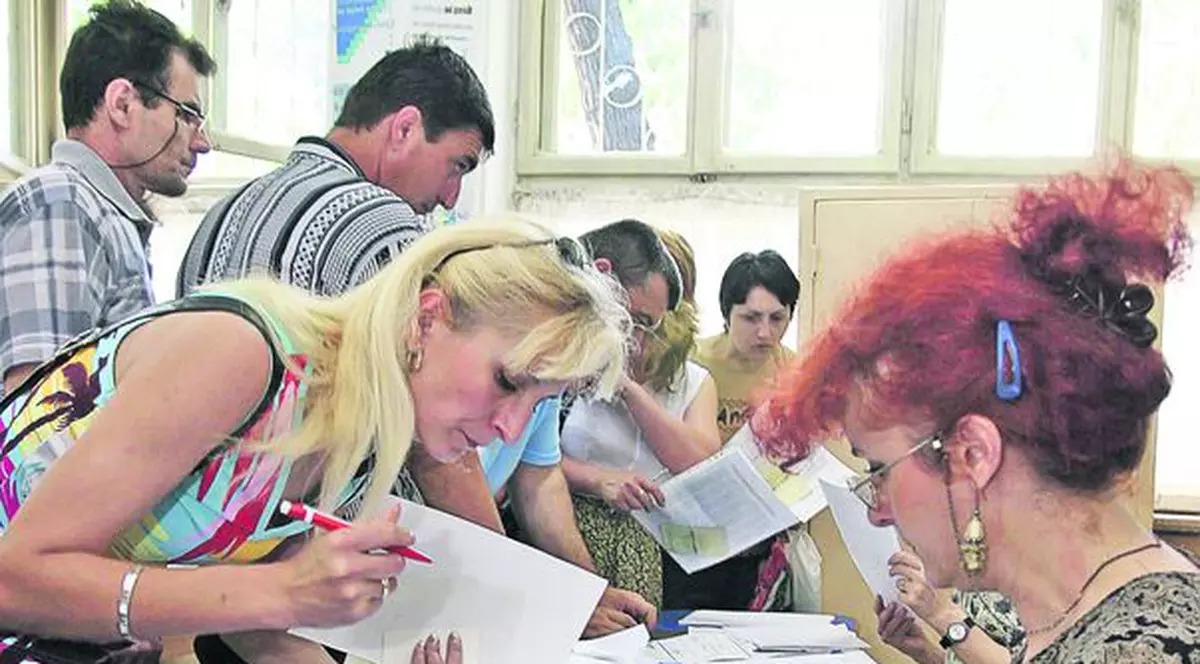 ÎNCEPE ADMITEREA LA LICEU! Iată cum să scapi de haosul hârtiilor!  