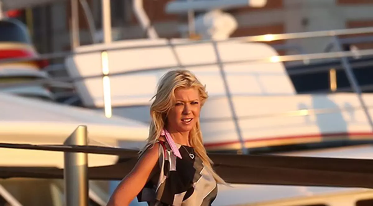 Viaţa de fiţe din Saint Tropez a dat-o gata! Tara Reid a ajuns la spital: "M-am intoxicat cu fructe de mare"