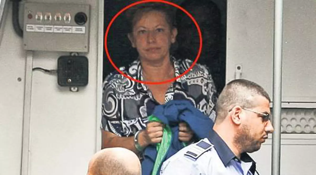 Arestată pentru şantaj sexual, judecătoarea Carmen Mladen spune că nu suportă regimul de detenţie