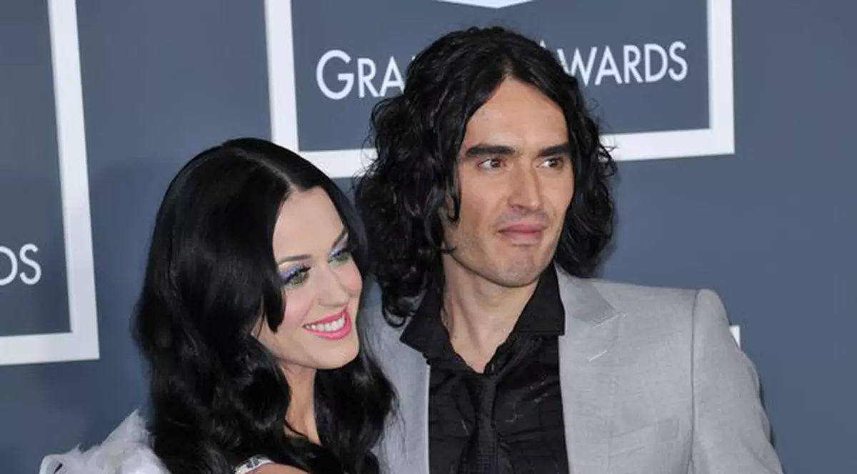 Katy Perry este o femeie liberă, divorţul a fost finalizat