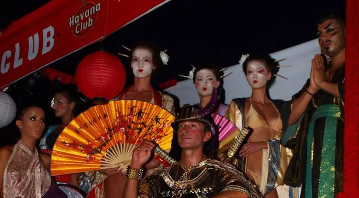 CELE TREI FEŢE ALE LUI MAZĂRE: spartan, sultan şi acum SAMURAI