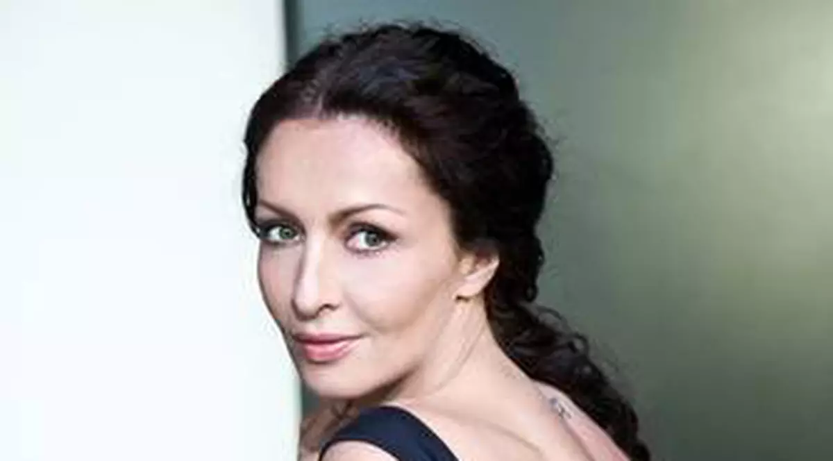 Iată ce PLĂCERI VINOVATE are Mihaela Rădulescu!